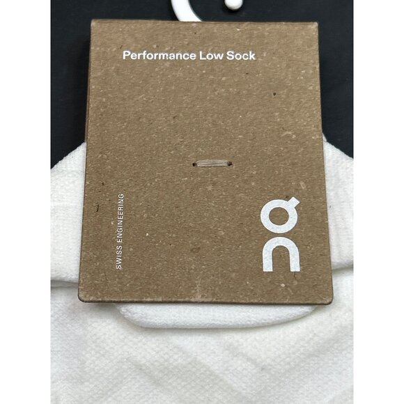NWT On Performance Low Sock White/Ivory L Mesh Arch Support Flat Toe Seam - Picture 2 of 5